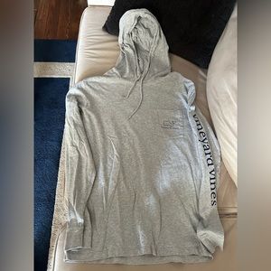 Grey small Vineyard Vines long-sleeve hoodie.